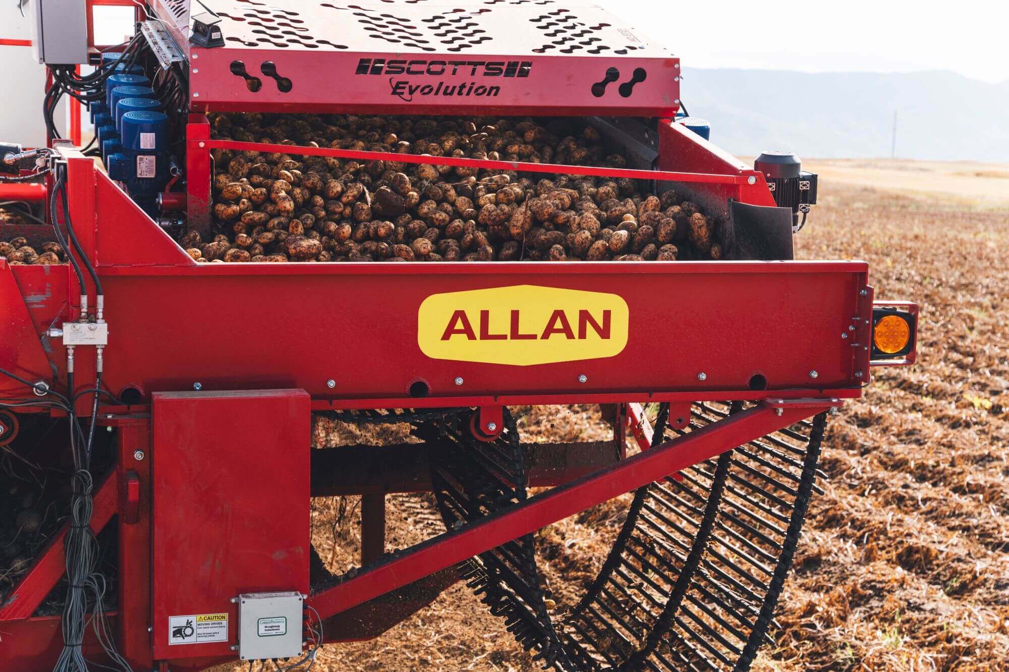 Allan 3-row-harvester and 4-row harvester